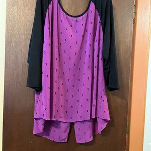 Torrid size 4 purple baseball sleeve cat print top